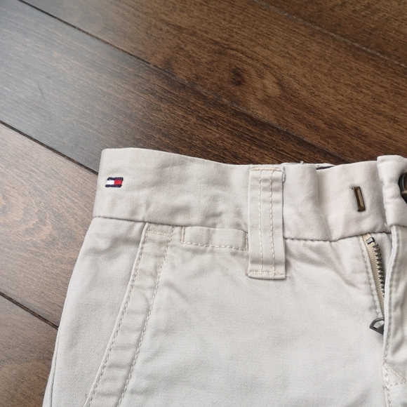 Tommy Hilfiger shorts for boys size 5 - Picture 4 of 11